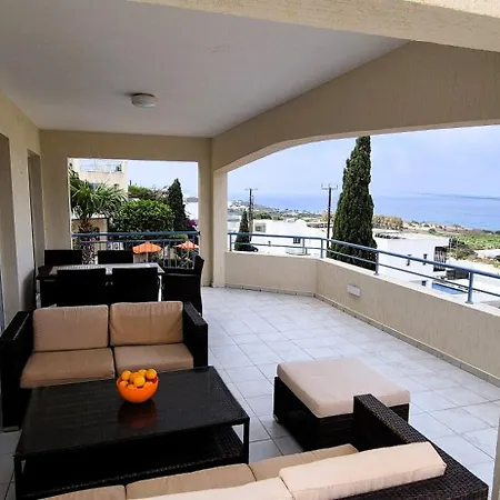 Romanson Seaview Apartment Kissonerga