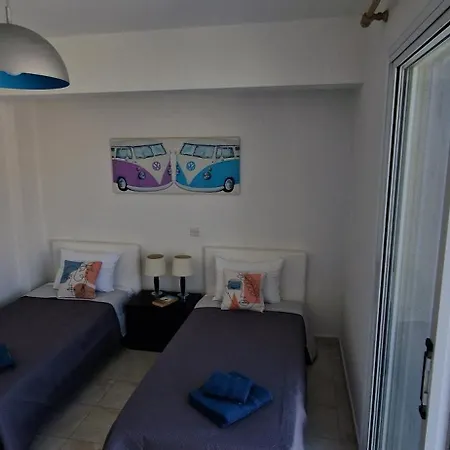 Romanson Seaview Apartment Kissonerga