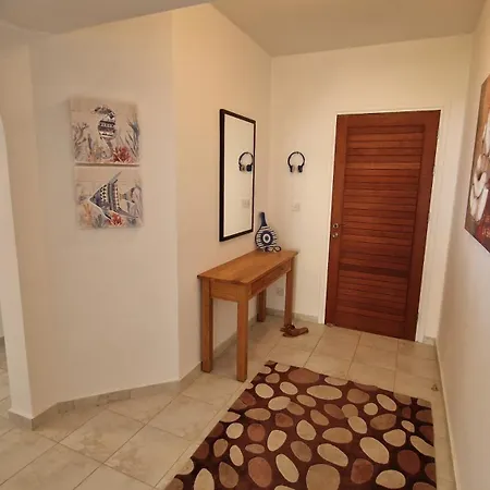 Romanson Seaview 아파트