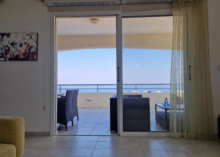 Romanson Seaview Apartmán *