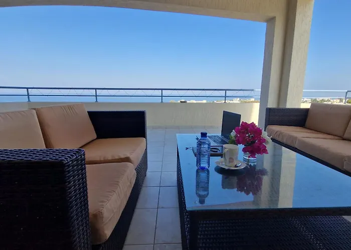 Romanson Seaview Apartmán *